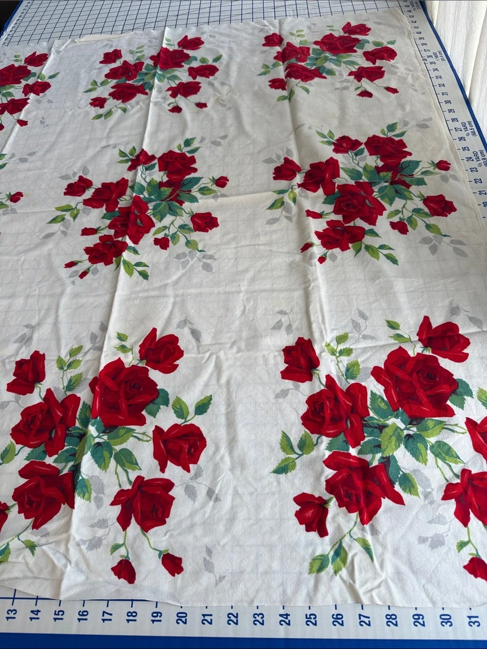 Vintage Red Rose Floral Tablecloth 44” Square Cotton Cottage Farmhouse